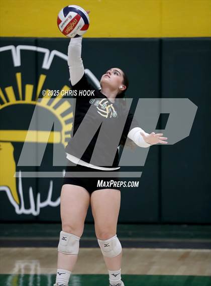 Thumbnail 3 in Mountain View vs Canyon del Oro (AIA 5A Conference Play-In) photogallery.