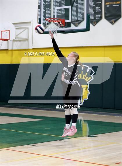 Thumbnail 2 in Mountain View vs Canyon del Oro (5A Conference Play-In) photogallery.