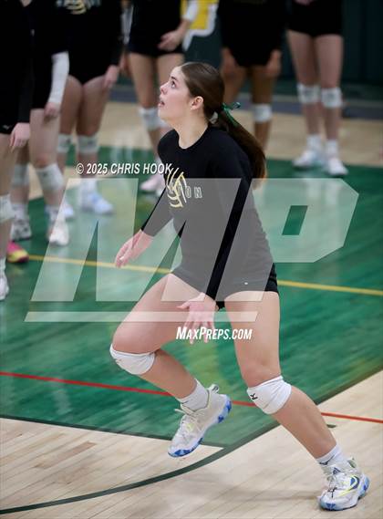 Thumbnail 3 in Mountain View vs Canyon del Oro (5A Conference Play-In) photogallery.