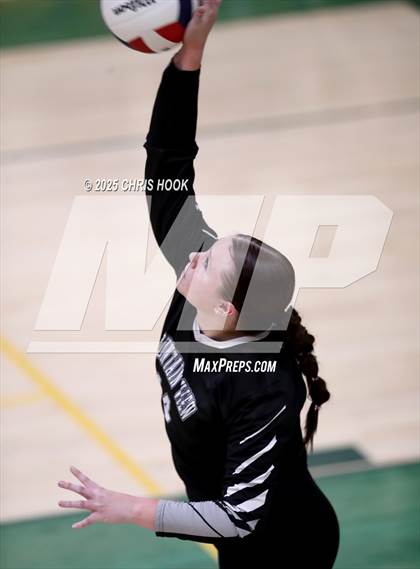Thumbnail 3 in Mountain View vs Canyon del Oro (AIA 5A Conference Play-In) photogallery.
