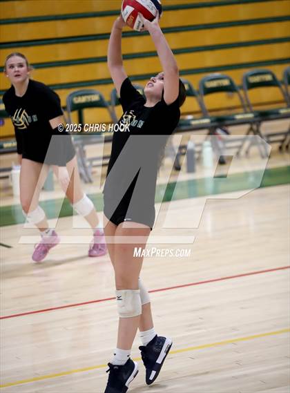 Thumbnail 3 in Mountain View vs Canyon del Oro (5A Conference Play-In) photogallery.