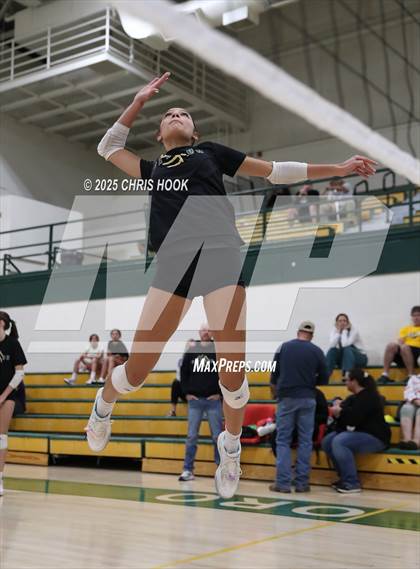 Thumbnail 1 in Mountain View vs Canyon del Oro (AIA 5A Conference Play-In) photogallery.