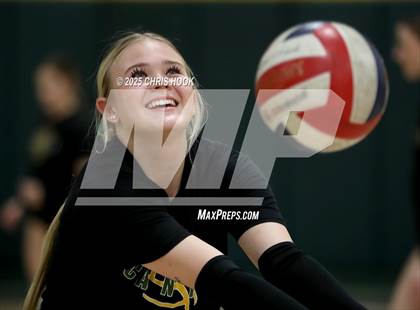Thumbnail 3 in Mountain View vs Canyon del Oro (5A Conference Play-In) photogallery.