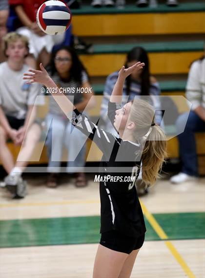 Thumbnail 1 in Mountain View vs Canyon del Oro (5A Conference Play-In) photogallery.
