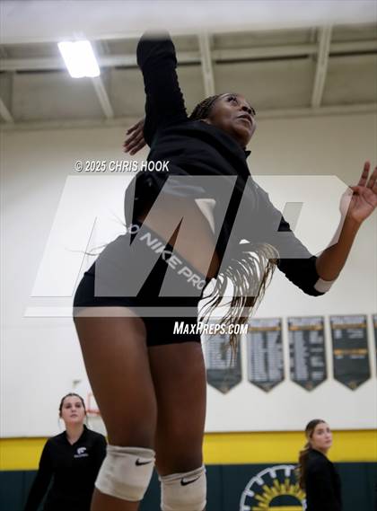 Thumbnail 1 in Mountain View vs Canyon del Oro (AIA 5A Conference Play-In) photogallery.