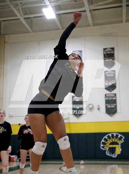 Thumbnail 1 in Mountain View vs Canyon del Oro (5A Conference Play-In) photogallery.