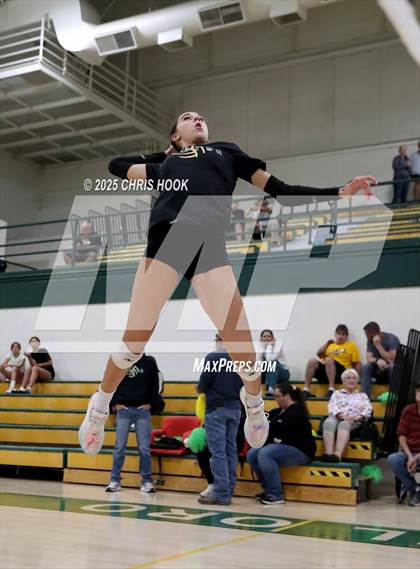 Thumbnail 2 in Mountain View vs Canyon del Oro (AIA 5A Conference Play-In) photogallery.