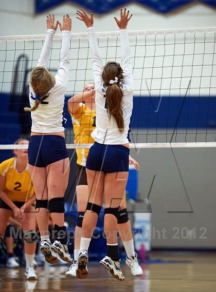 Thumbnail 2 in Gunderson @ Branham photogallery.