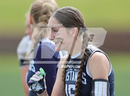 Thumbnail 1 in Columbine @ Ralston Valley photogallery.