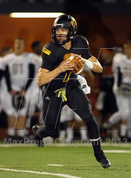 Thumbnail 3 in Desert Edge vs. Saguaro (AIA D3 Round 3 Playoff) photogallery.