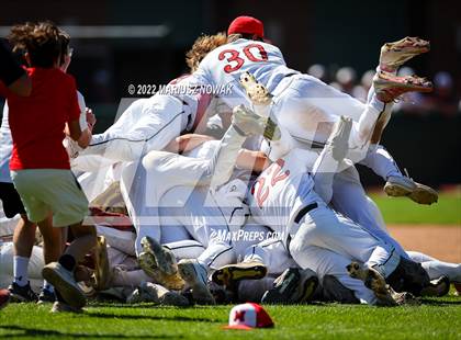 Thumbnail 3 in St. Mary's Prep vs  Grosse Pointe North (MHSAA Division I State Final) photogallery.