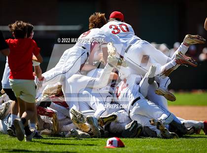 Thumbnail 2 in St. Mary's Prep vs  Grosse Pointe North (MHSAA Division I State Final) photogallery.