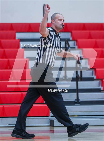 Thumbnail 1 in Chaminade vs Windward photogallery.