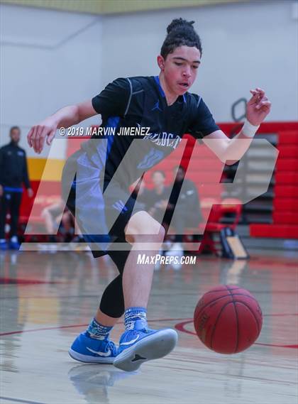 Thumbnail 2 in Chaminade vs Windward photogallery.