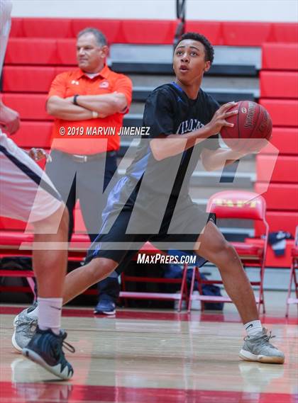 Thumbnail 3 in Chaminade vs Windward photogallery.