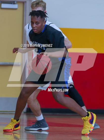 Thumbnail 1 in Chaminade vs Windward photogallery.