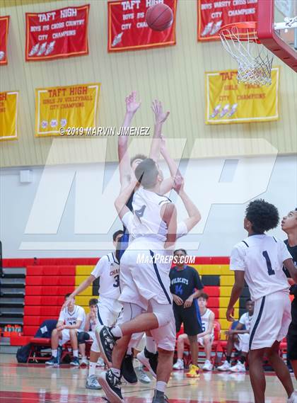 Thumbnail 1 in Chaminade vs Windward photogallery.