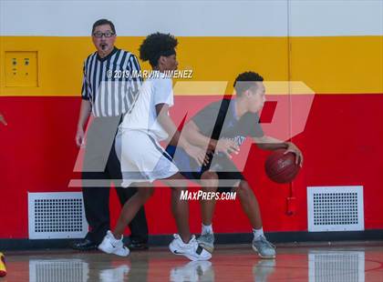 Thumbnail 1 in Chaminade vs Windward photogallery.