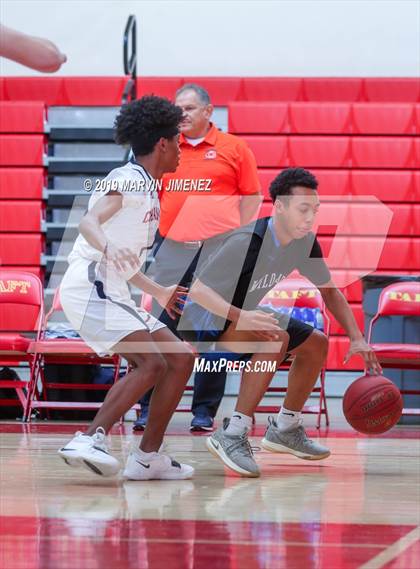 Thumbnail 2 in Chaminade vs Windward photogallery.