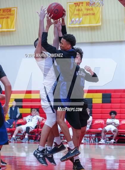 Thumbnail 2 in Chaminade vs Windward photogallery.