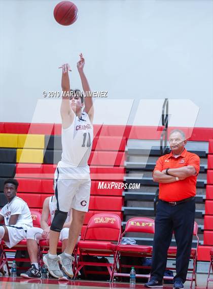 Thumbnail 2 in Chaminade vs Windward photogallery.