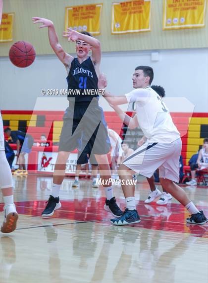 Thumbnail 3 in Chaminade vs Windward photogallery.