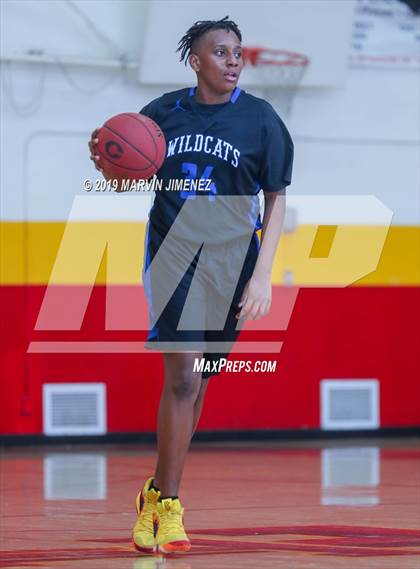 Thumbnail 3 in Chaminade vs Windward photogallery.