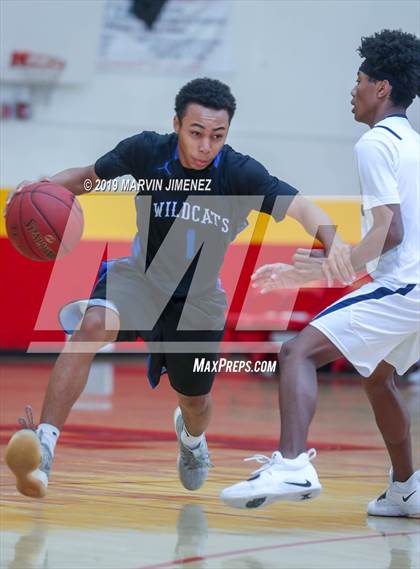 Thumbnail 1 in Chaminade vs Windward photogallery.