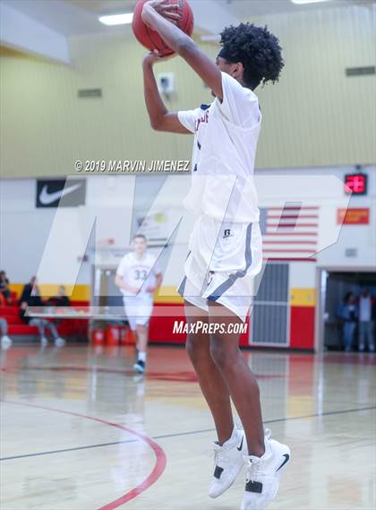 Thumbnail 3 in Chaminade vs Windward photogallery.