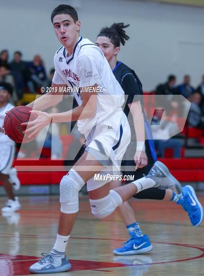 Thumbnail 2 in Chaminade vs Windward photogallery.
