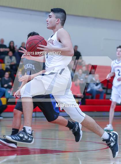 Thumbnail 3 in Chaminade vs Windward photogallery.