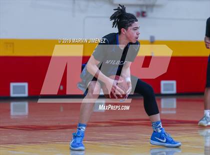 Thumbnail 3 in Chaminade vs Windward photogallery.