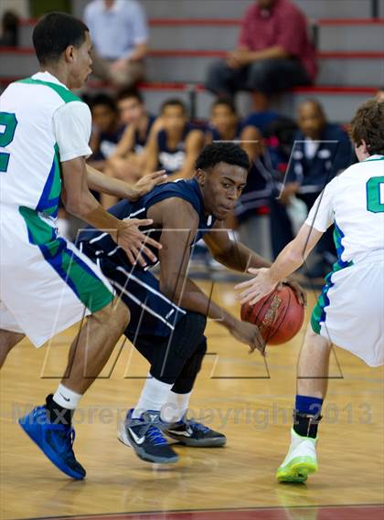 Thumbnail 1 in Highland vs. Bakersfield photogallery.