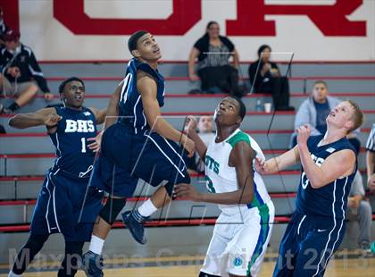 Thumbnail 1 in Highland vs. Bakersfield photogallery.