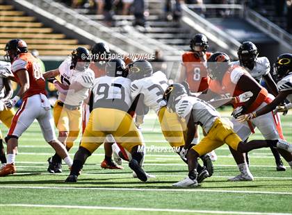 Thumbnail 3 in Rockwall vs. Klein Oak (UIL 6A Regional Semifinal) photogallery.