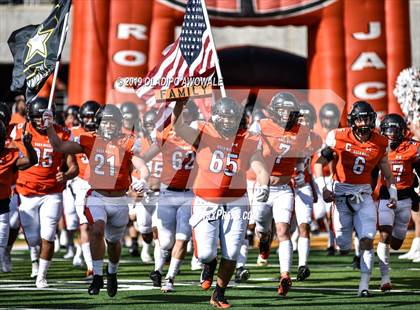 Thumbnail 2 in Rockwall vs. Klein Oak (UIL 6A Regional Semifinal) photogallery.