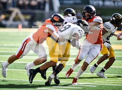 Thumbnail 2 in Rockwall vs. Klein Oak (UIL 6A Regional Semifinal) photogallery.