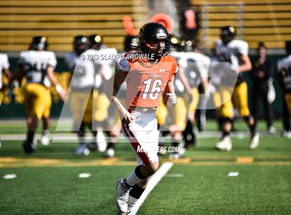 Thumbnail 3 in Rockwall vs. Klein Oak (UIL 6A Regional Semifinal) photogallery.