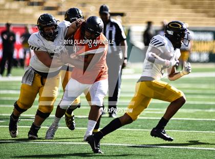 Thumbnail 1 in Rockwall vs. Klein Oak (UIL 6A Regional Semifinal) photogallery.