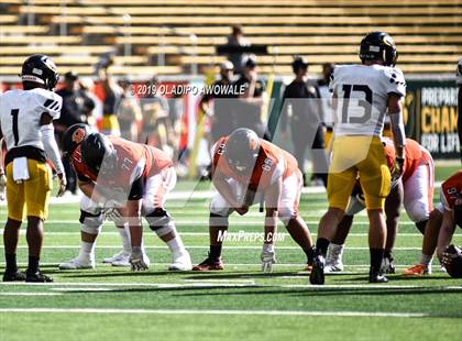Thumbnail 2 in Rockwall vs. Klein Oak (UIL 6A Regional Semifinal) photogallery.