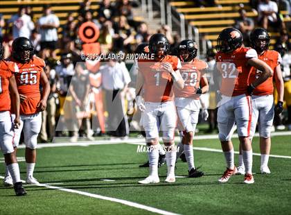 Thumbnail 2 in Rockwall vs. Klein Oak (UIL 6A Regional Semifinal) photogallery.