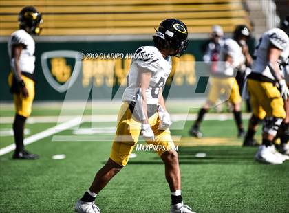 Thumbnail 1 in Rockwall vs. Klein Oak (UIL 6A Regional Semifinal) photogallery.