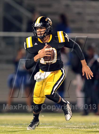 Thumbnail 3 in Mansfield Summit vs. Nacogdoches (UIL 4A Bi-District Playoff) photogallery.
