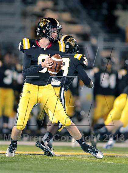 Thumbnail 1 in Mansfield Summit vs. Nacogdoches (UIL 4A Bi-District Playoff) photogallery.