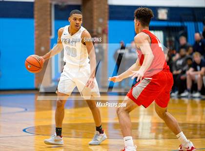 Thumbnail 2 in Belleville East @ Chaminade photogallery.