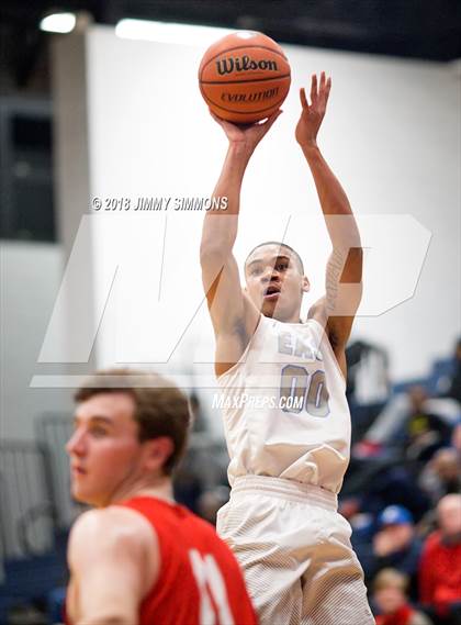 Thumbnail 2 in Belleville East @ Chaminade photogallery.