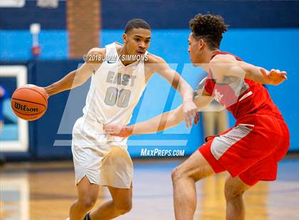 Thumbnail 3 in Belleville East @ Chaminade photogallery.