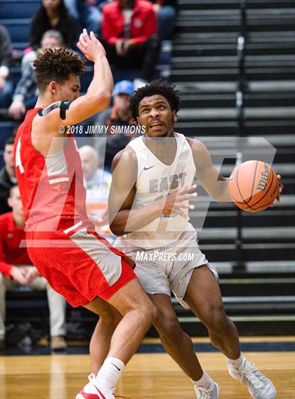 Thumbnail 2 in Belleville East @ Chaminade photogallery.
