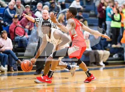 Thumbnail 1 in Belleville East @ Chaminade photogallery.