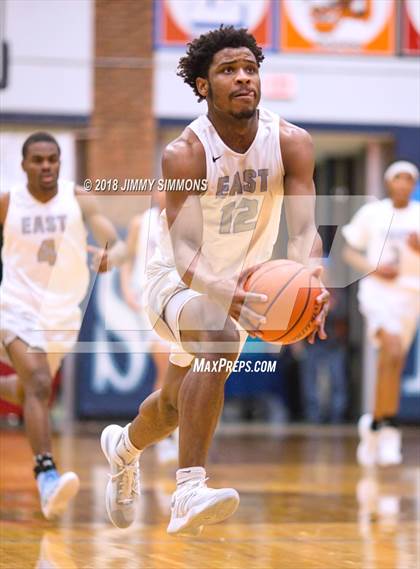 Thumbnail 1 in Belleville East @ Chaminade photogallery.